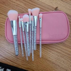 Benefit 8 Piece Brush Set and Holder